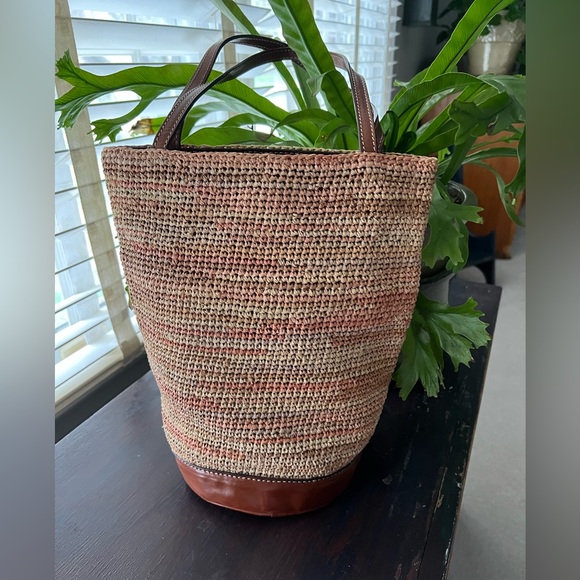 Helen Kaminski Madagascar Raffia and Leather Bucket Bag EUC - Picture 2 of 6